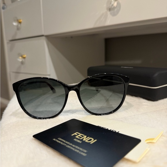 Authentic Fendi Black Sunglasses FF 0412/S - Picture 3 of 11